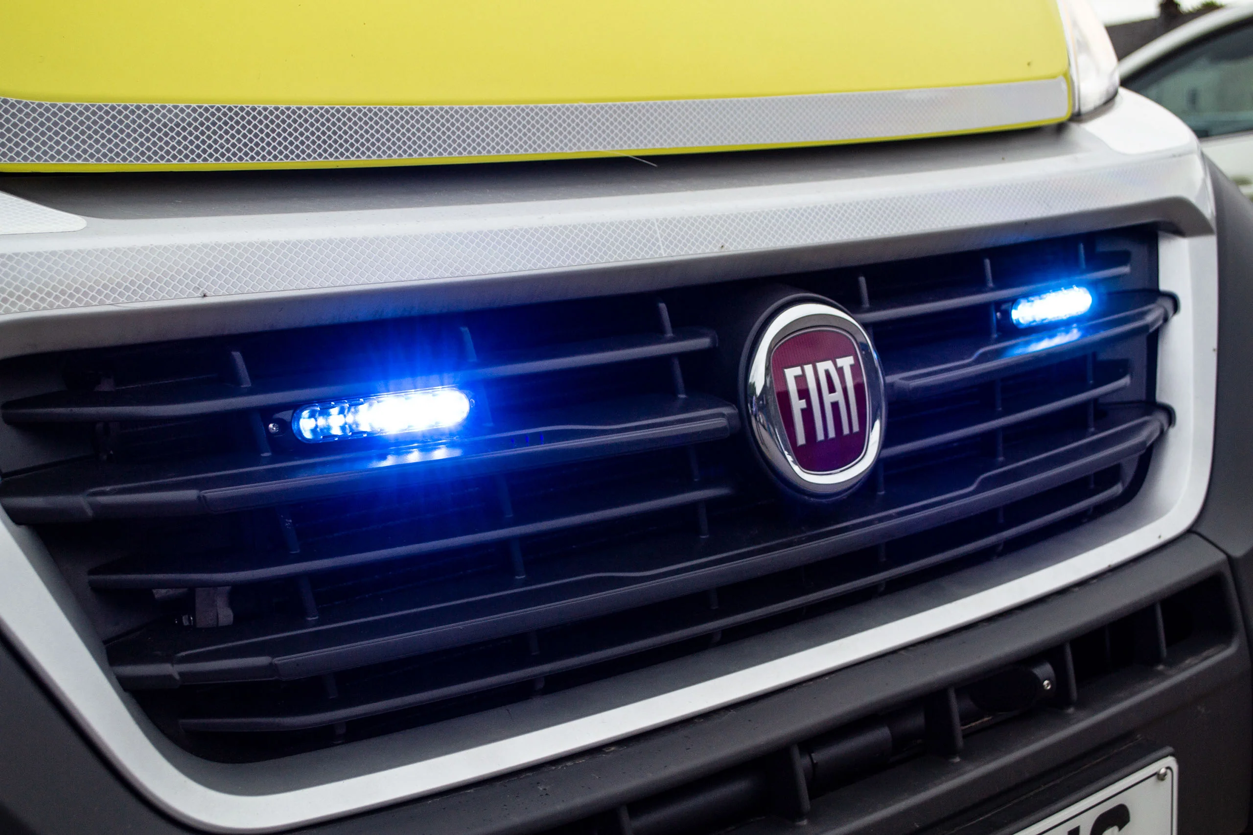 Redtronic Gecko 6 Series LED Grille Lamp - Image 6