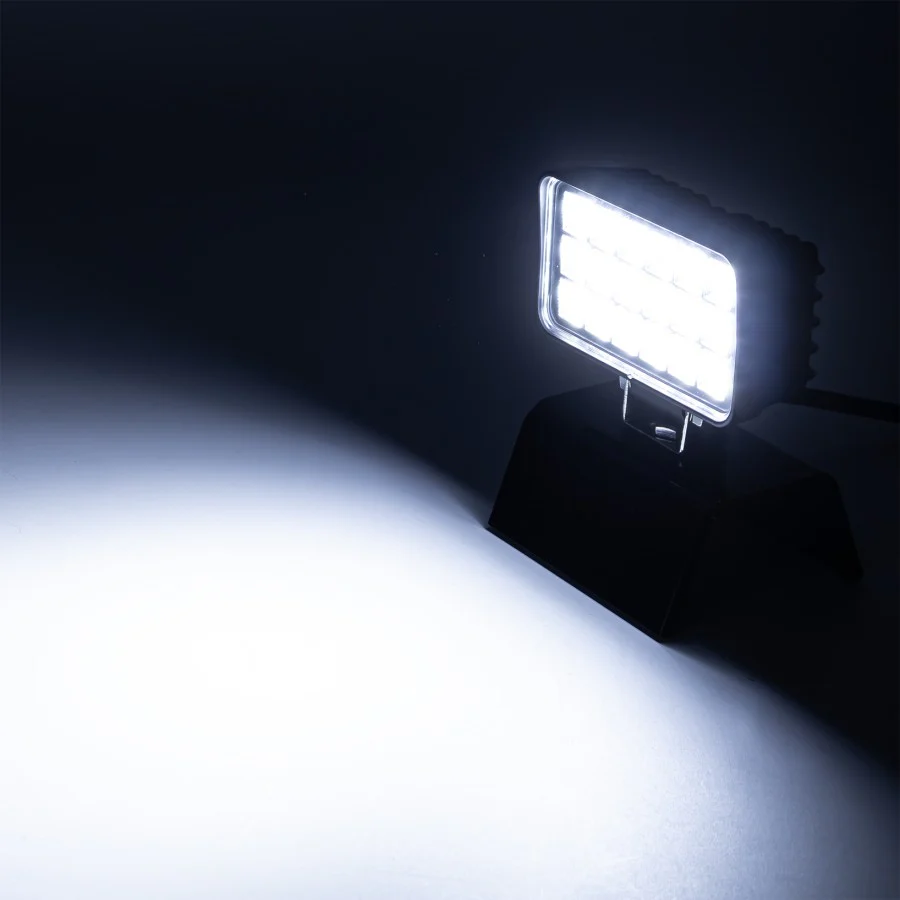 Truck LED Rectangular High Brightness 18-LED Work Lamp - With Switch - Image 8